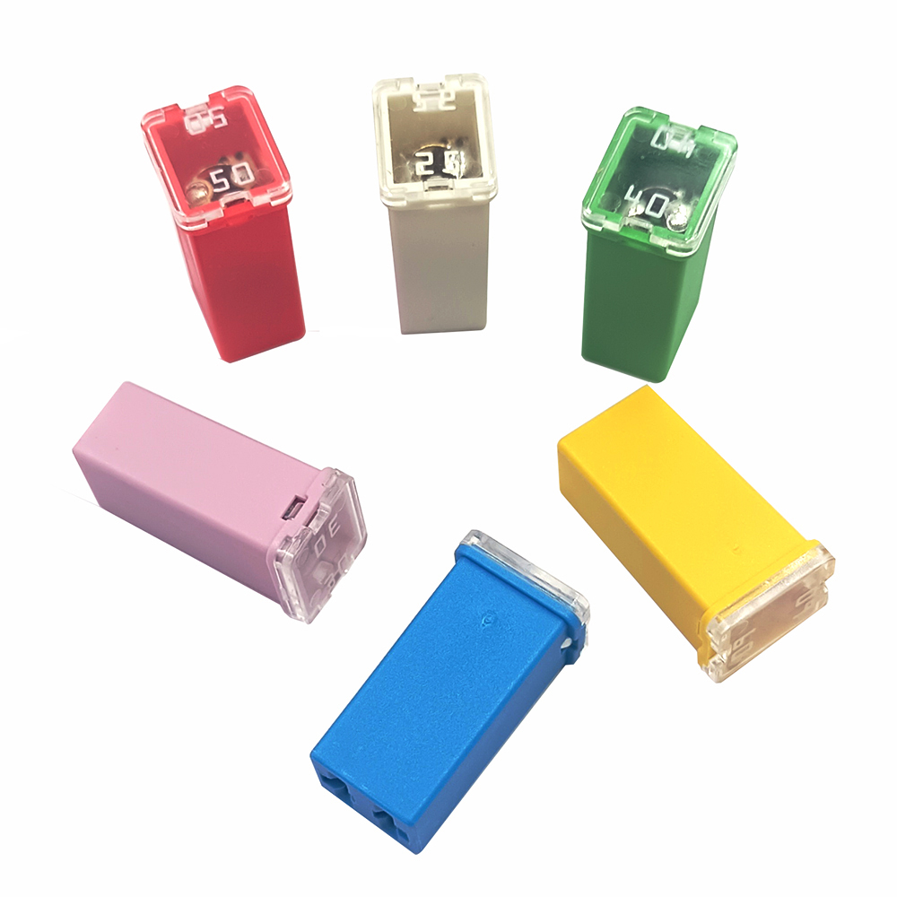 AD626 Low-amperage plug-in type Fuse Rated 32V